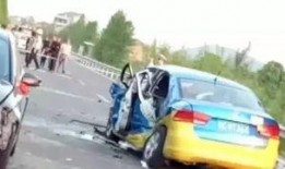 最新爆料车祸新闻视频,现场惨烈引关注