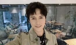 张超和女朋友互爆料视频,甜蜜瞬间引网友热议